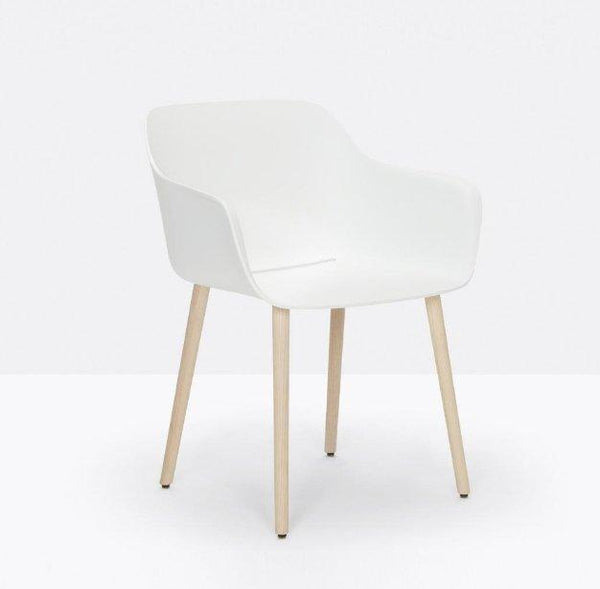 BABILA XL Armchair in polypropylene shell w solid ash wood legs - TB Contract Furniture PEDRALI