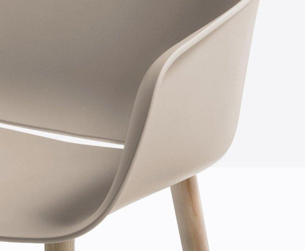 BABILA XL Armchair in polypropylene shell w solid ash wood legs - TB Contract Furniture PEDRALI